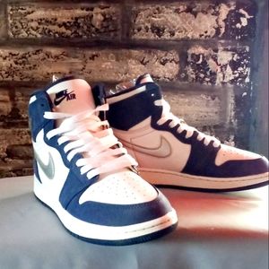 AIR JORDAN 1S